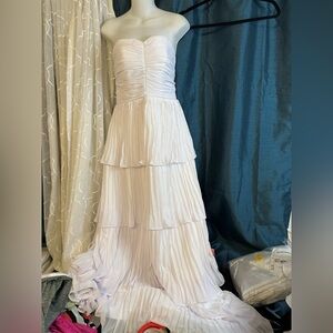 Wedding/Prom Elegant Strapless White Dress with Tiered Layering and Corset Back